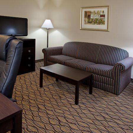 Holiday Inn Express & Suites Columbus East - Reynoldsburg By Ihg Habitación foto